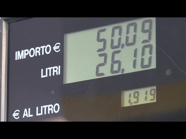 Etg - Mariano Comense: aumenta i prezzi senza comunicarlo al ministero, benzinaio denunciato