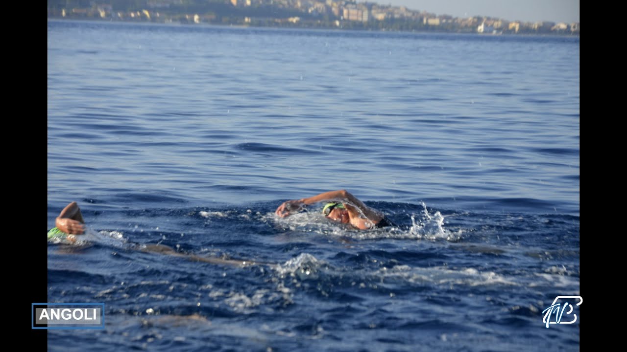 ANGOLI 17/10/2024: LEO CALLONE A 79 ANNI ATTRAVERSA A NUOTO LO STRETTO DI MESSINA