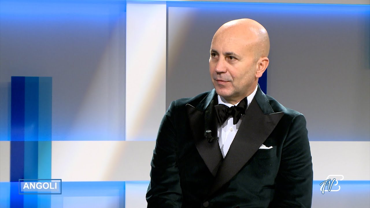 ANGOLI 17/12/2025: MASSIMO RAY, ELEGANZA E STILE PER LE FESTE NATALIZIE