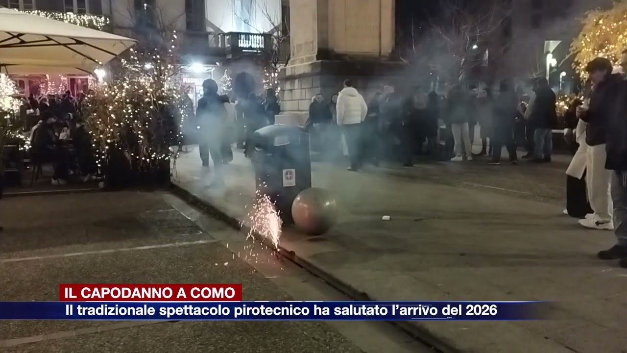 Etg - Notte di Capodanno a Como, i festeggiamenti con i fuochi d’artificio sul lago