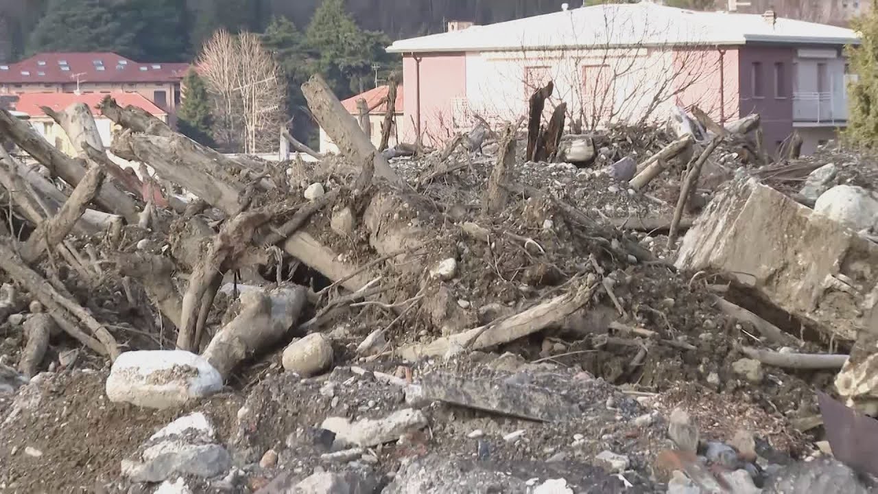 Detriti a Muggiò,  strettissimi per la rimozione