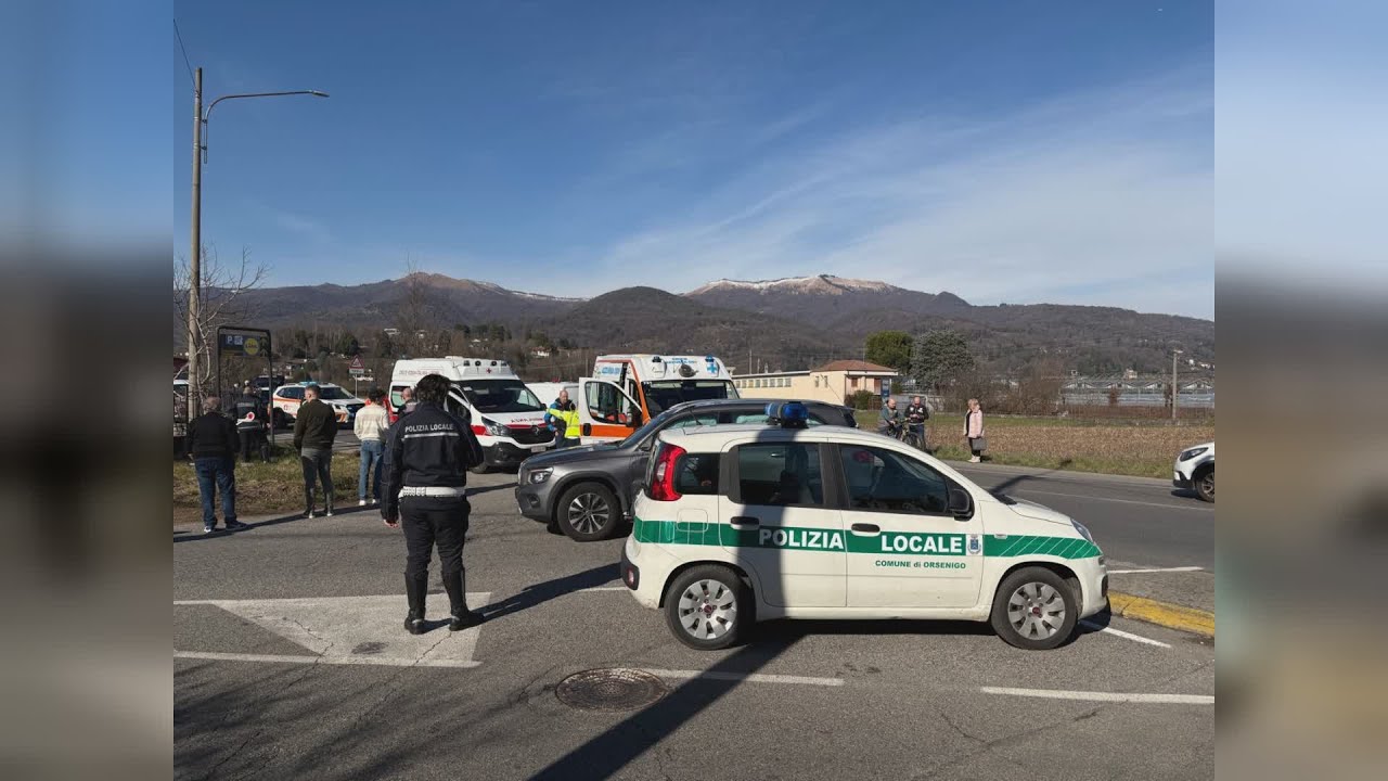 Montorfano, schianto tra auto e moto: due feriti gravi