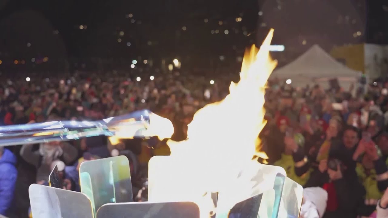 Olimpiadi, l'ultima tappa della fiaccola a Milano