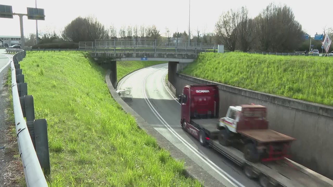 Lavori nel sottopasso di via Varesina a Como