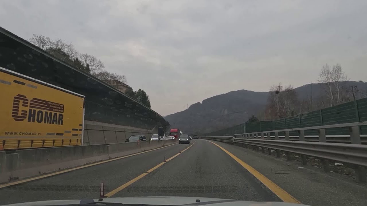 A9, code infinite verso la Svizzera