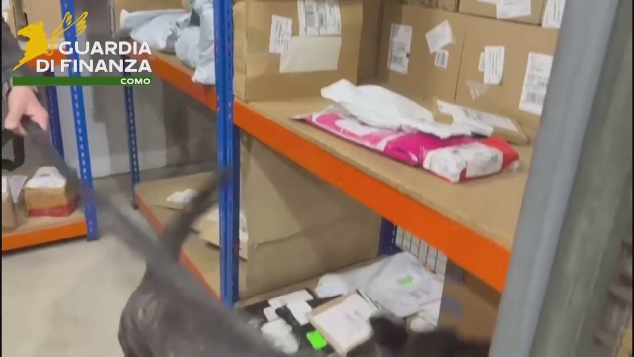 Droga spedita con i corrieri, blitz della finanza