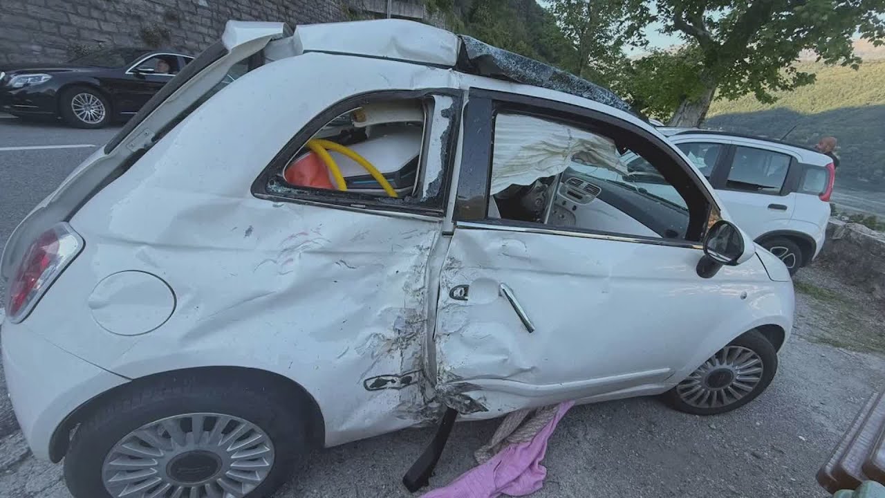 Laglio, schianto sulla Statale Regina