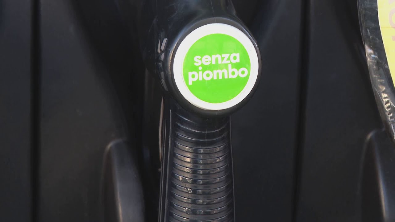 Caro carburanti, prorogato il taglio delle accise