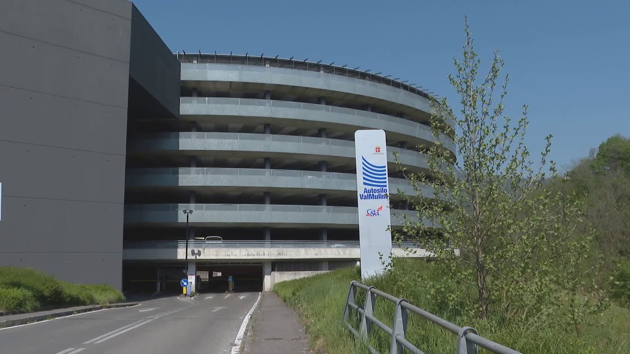 Al parcheggio Valmulini interscambio auto-moto