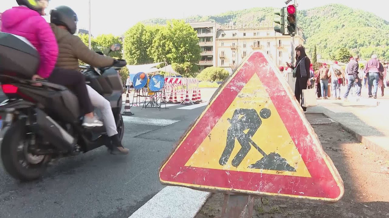 Voragine sul Lungolago di Como