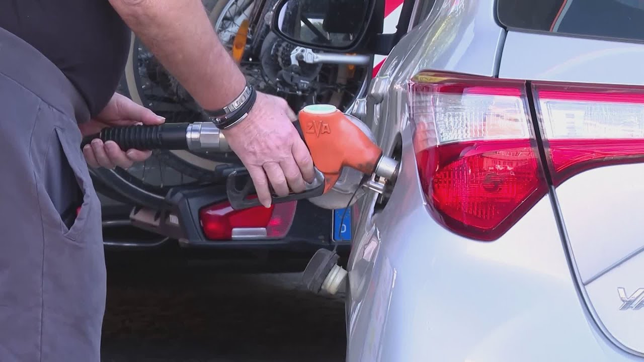 Dal 2 maggio diminuisce lo sconto per la benzina