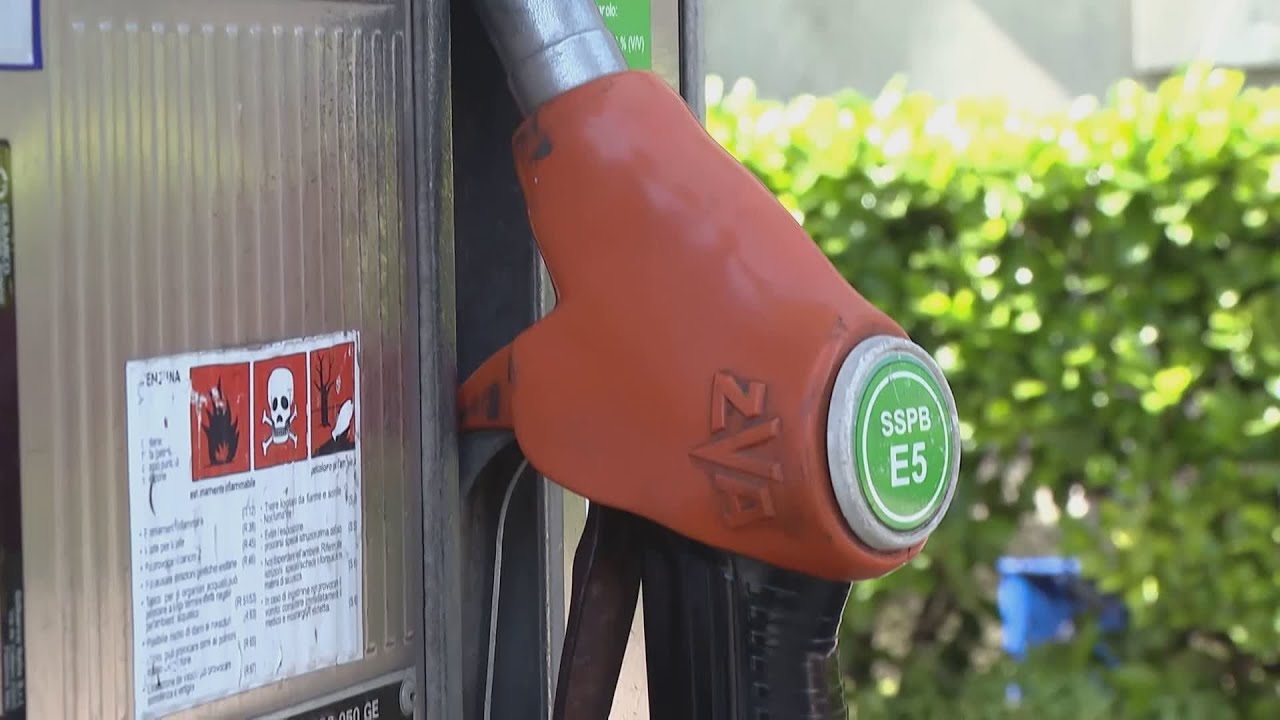 Benzina, ridotto lo sconto