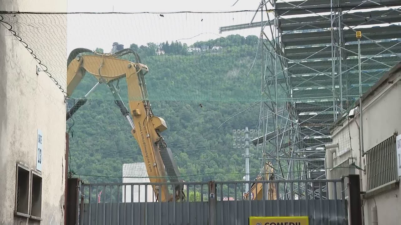 Stadio,  demolita la curva con i tubolari