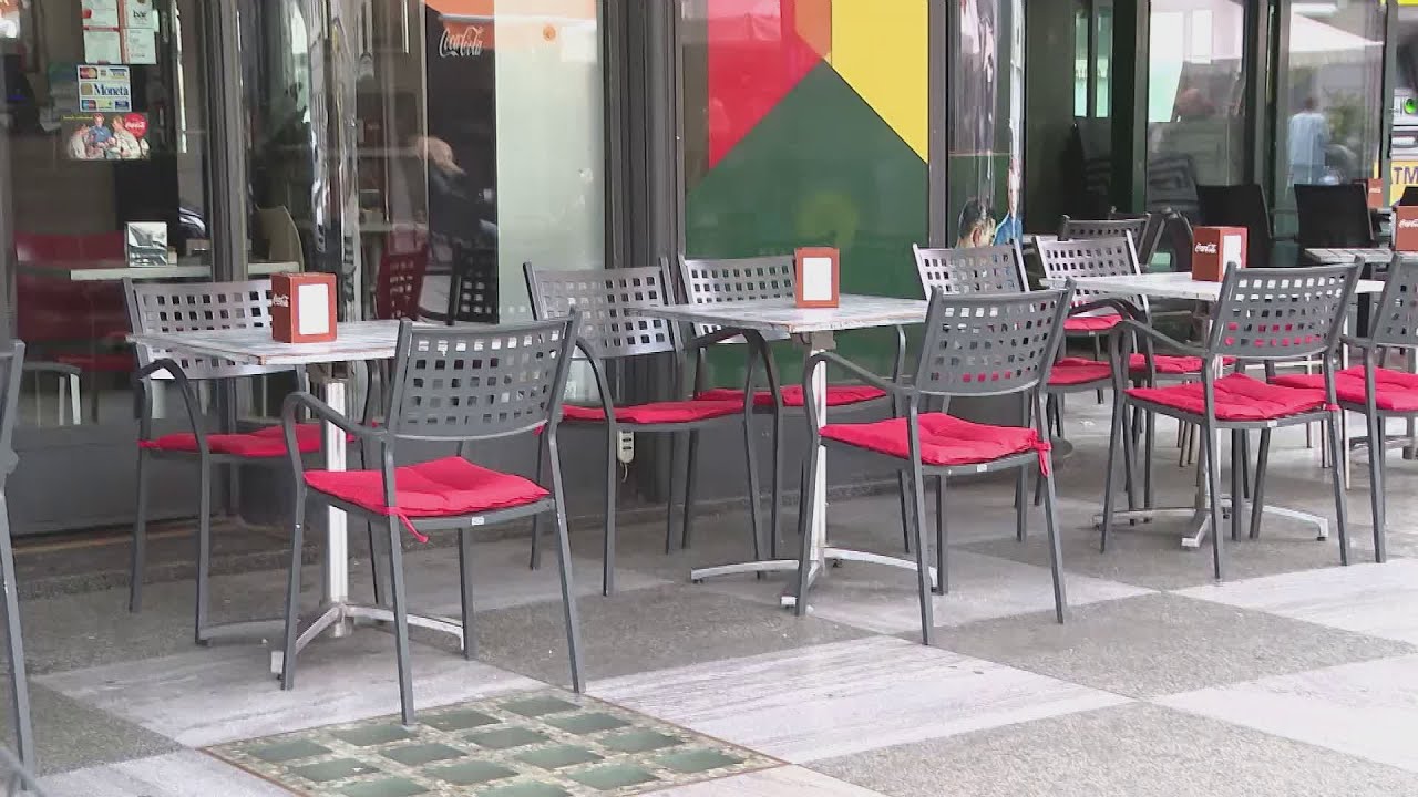 Il dehor di via Ballarini per ora resta al suo posto