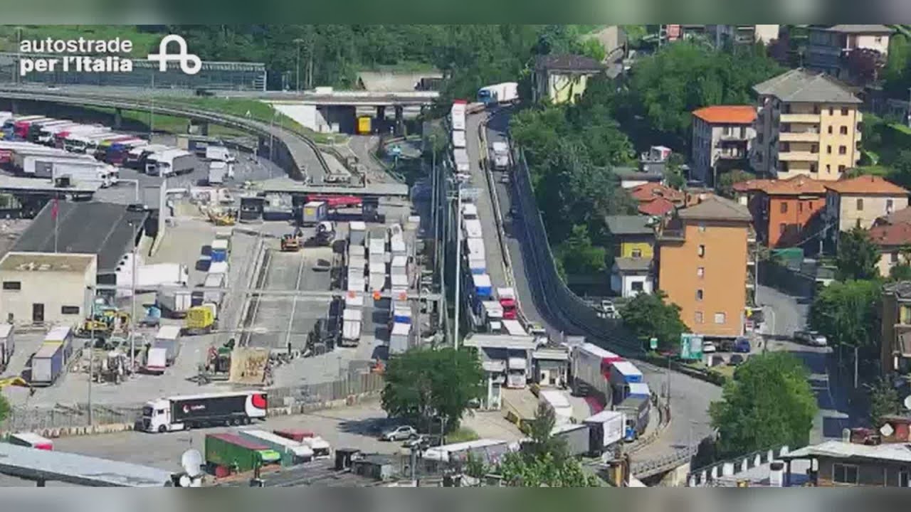 Como paralizzata dal traffico