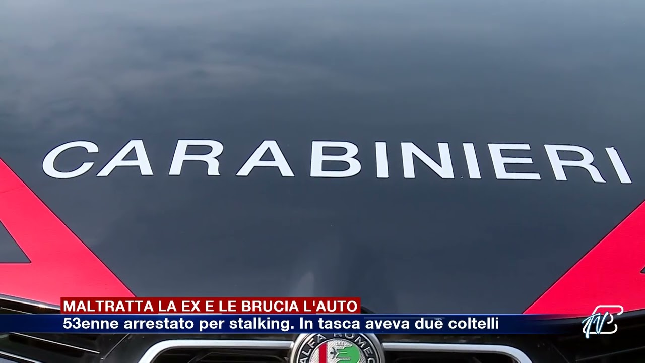Maltratta la ex e le brucia l'auto