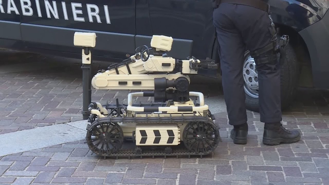 Ferito da un petardo, grave ma stabile il 15enne